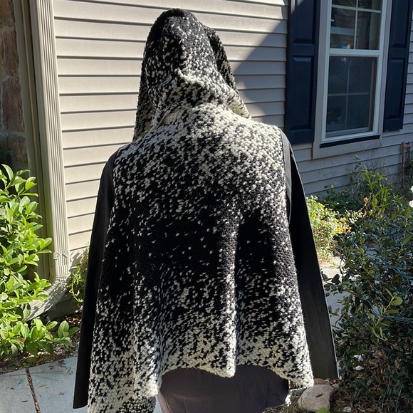 Dolce Vita hooded sweater with faux leather sleeves - Picture 3 of 4